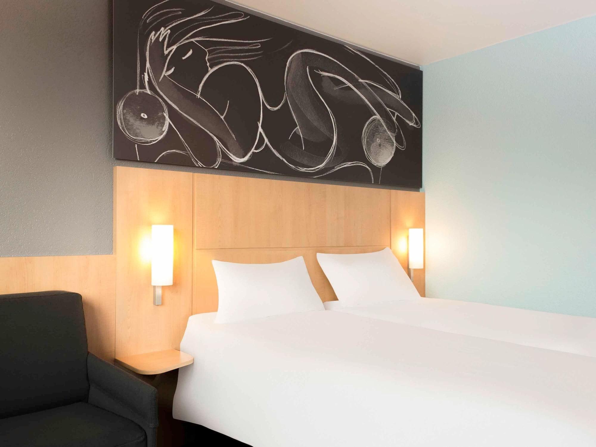 Ibis 3 Lacs Neuchatel Thielle Екстериор снимка
