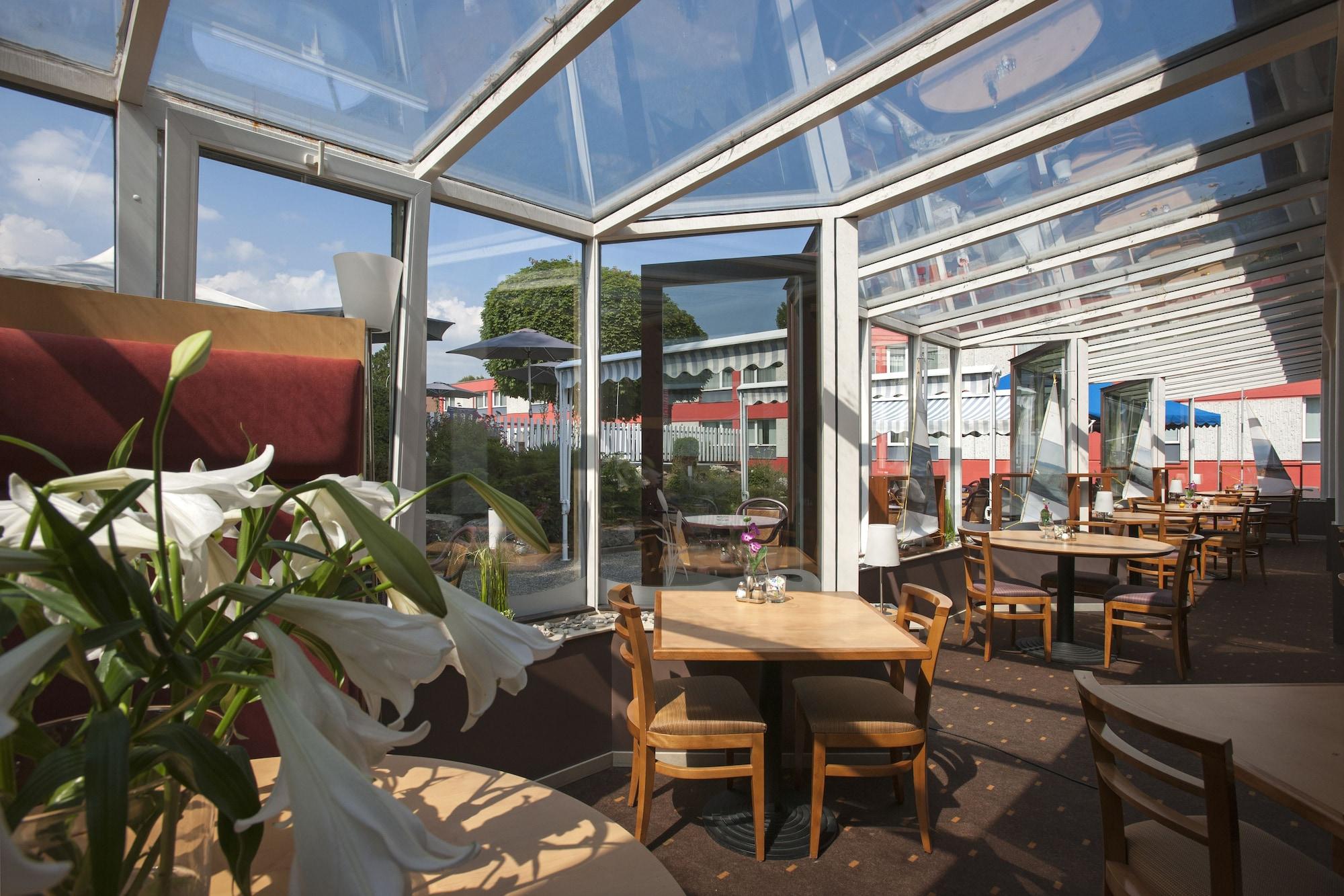 Ibis 3 Lacs Neuchatel Thielle Екстериор снимка