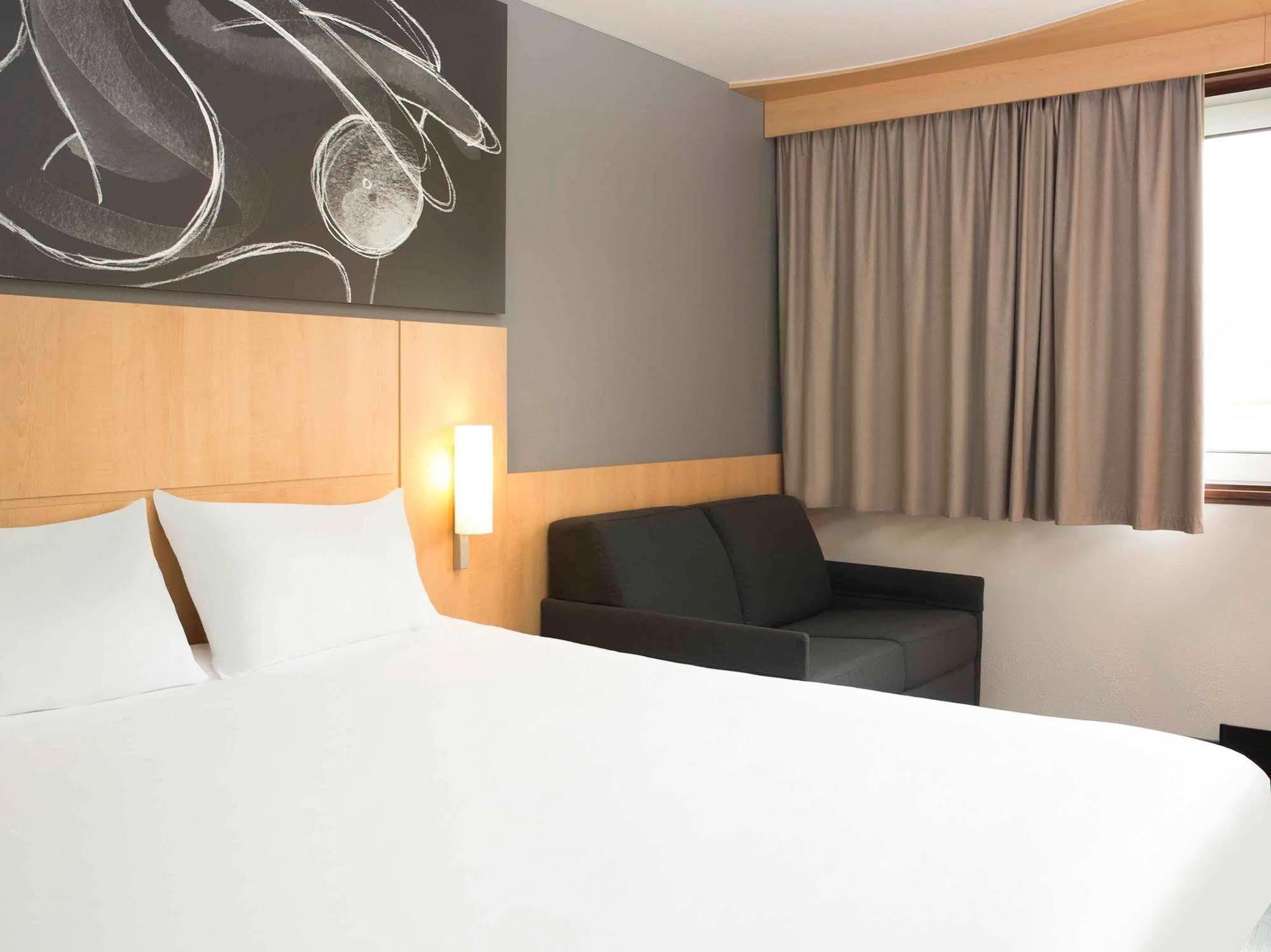 Ibis 3 Lacs Neuchatel Thielle Екстериор снимка